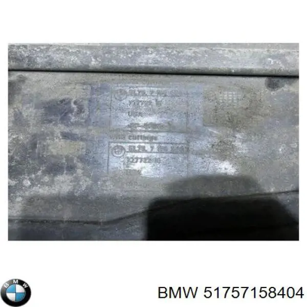 Compre 51757158404 BMW Proteção de fundo direita