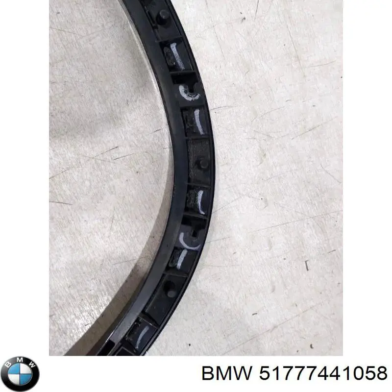Expansor (placa sobreposta) de arco do pára-lama dianteiro direito BMW 51777441058 preço, a partir de 154,98 USD