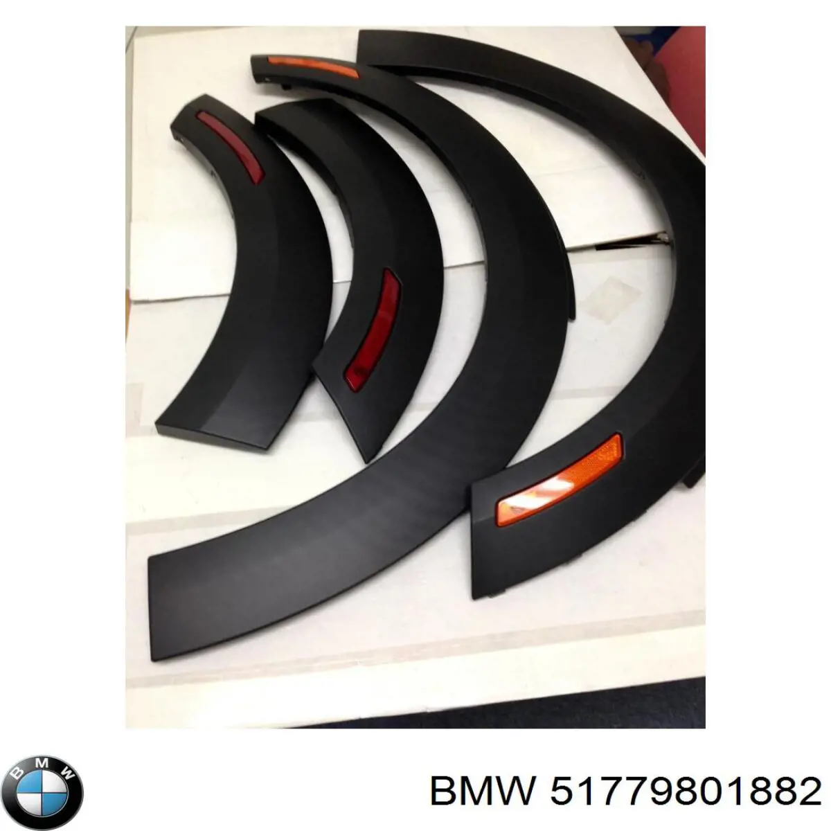 51779801882 BMW Expansor (placa sobreposta) de arco do pára-lama dianteiro direito