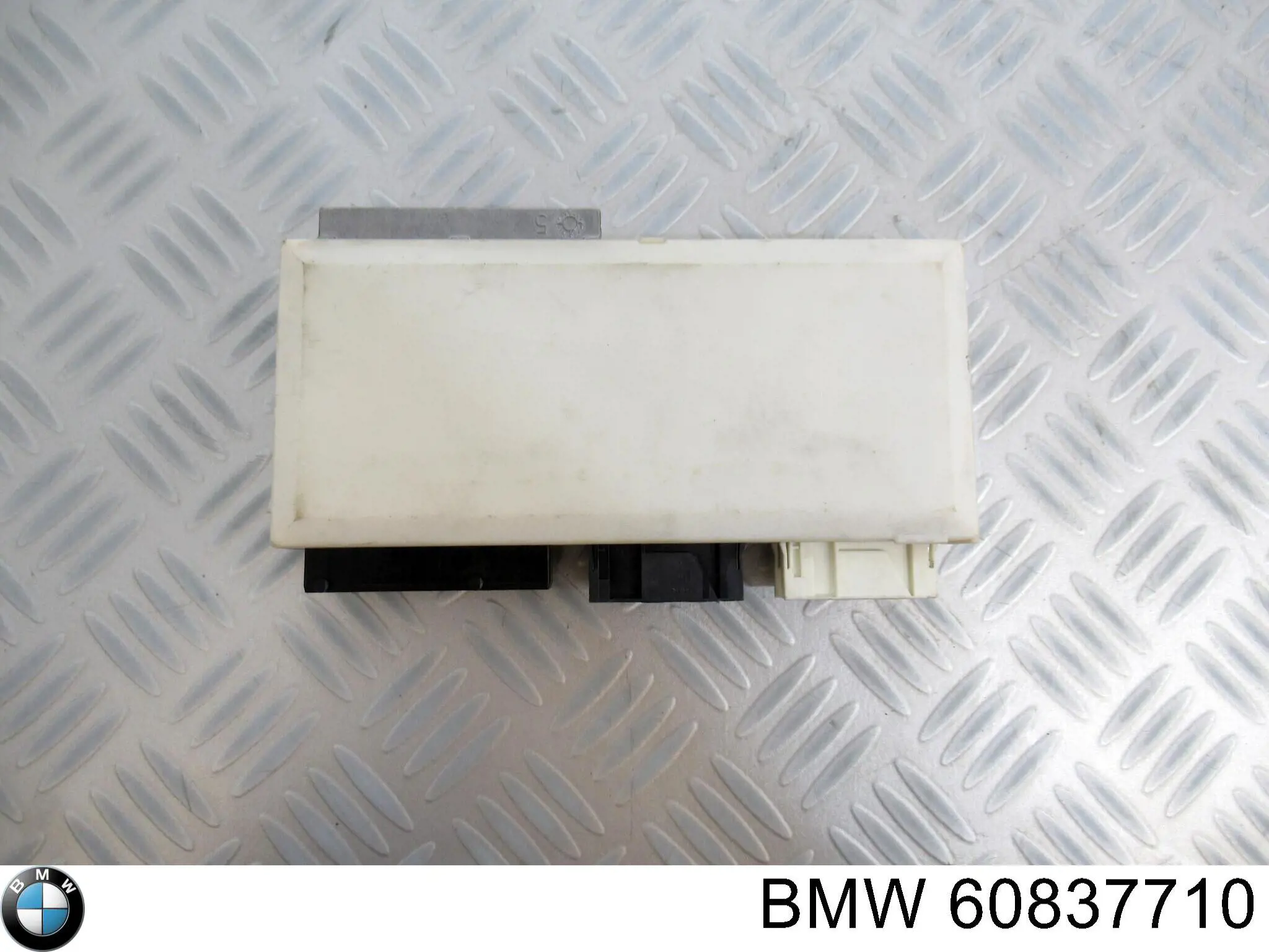  BMW 60837710
