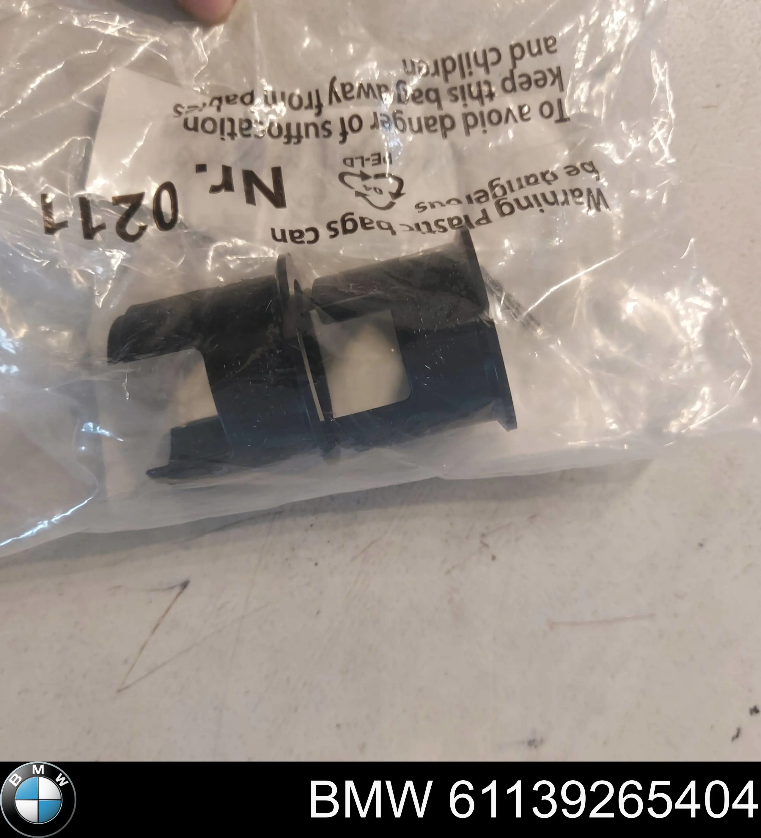 61139265404 BMW 