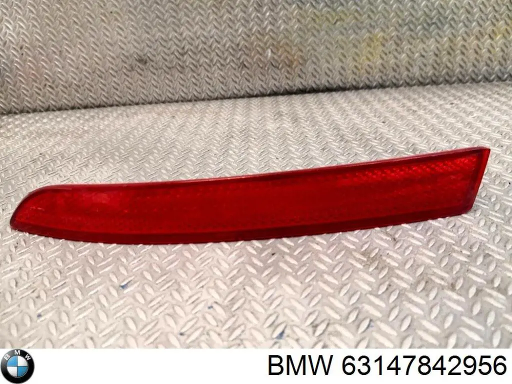 63147842956 BMW Retrorrefletor (refletor) do pára-choque traseiro direito
