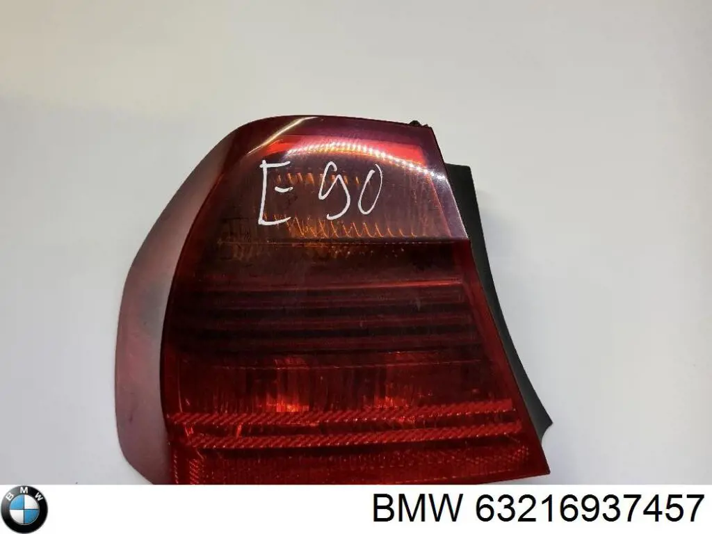 Lanterna traseira esquerda externa BMW 63216937457 preço, a partir de 54,48 USD