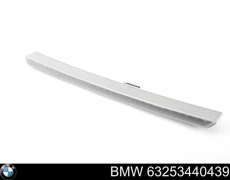 Sinal de parada traseiro adicional BMW X3  E83