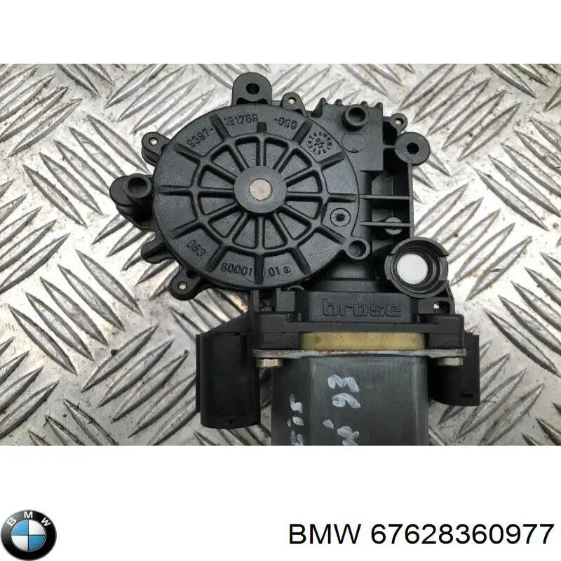 Compre 67628360977 BMW Motor de acionamento de vidro da porta dianteira direita