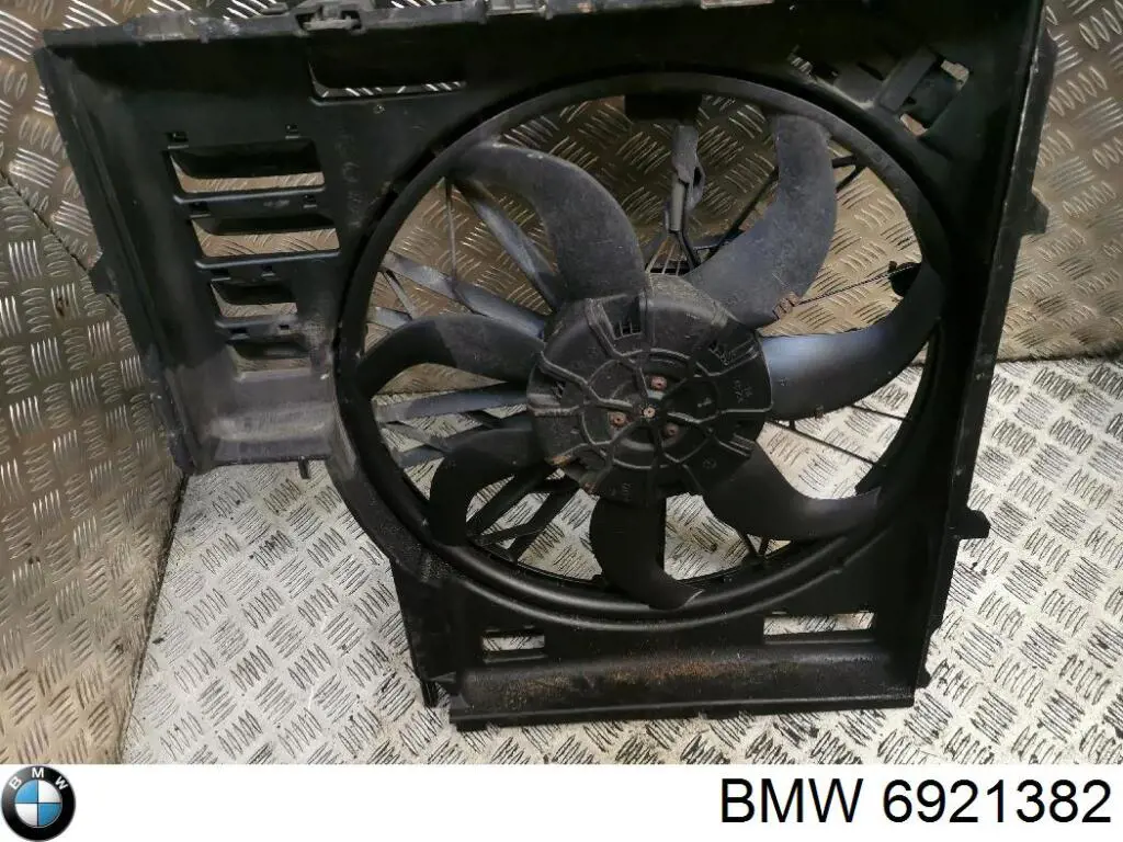 Difusor do radiador de aparelho de ar condicionado, montado com roda de aletas e o motor 6921382 BMW