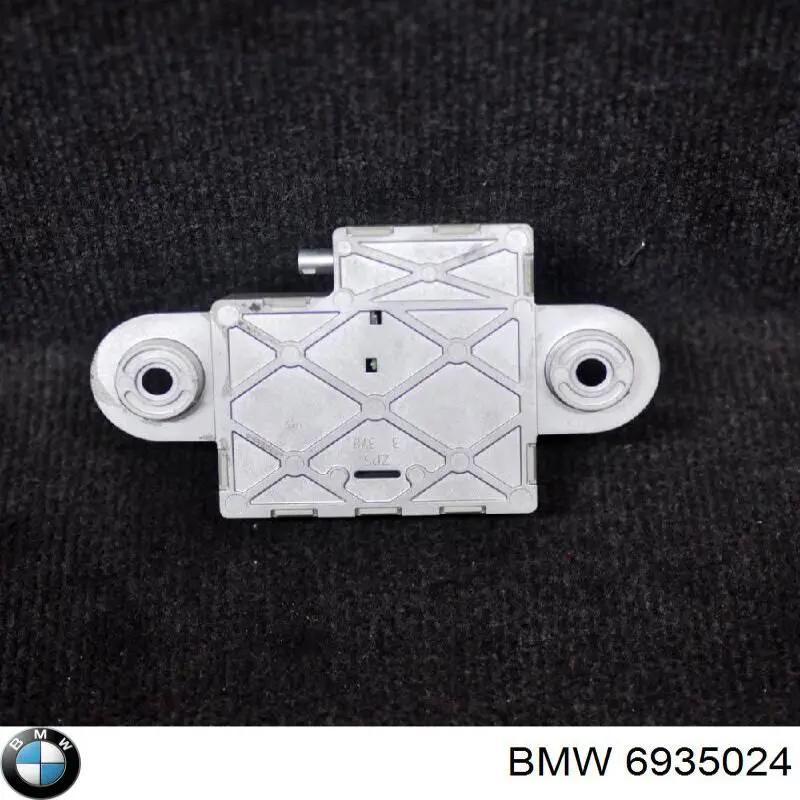 6935024 BMW Reforçador do sinal de antena