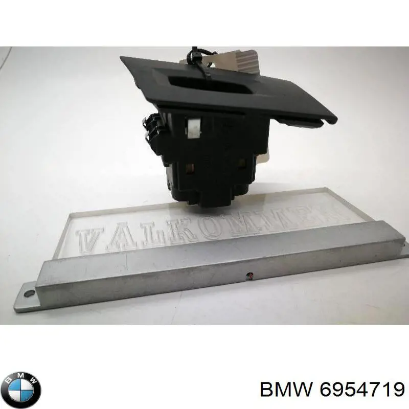  BMW 6954719