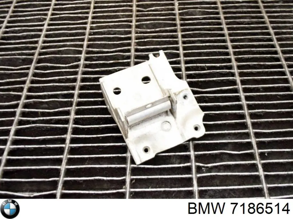Consola do pára-choque dianteiro direito 7186514 BMW