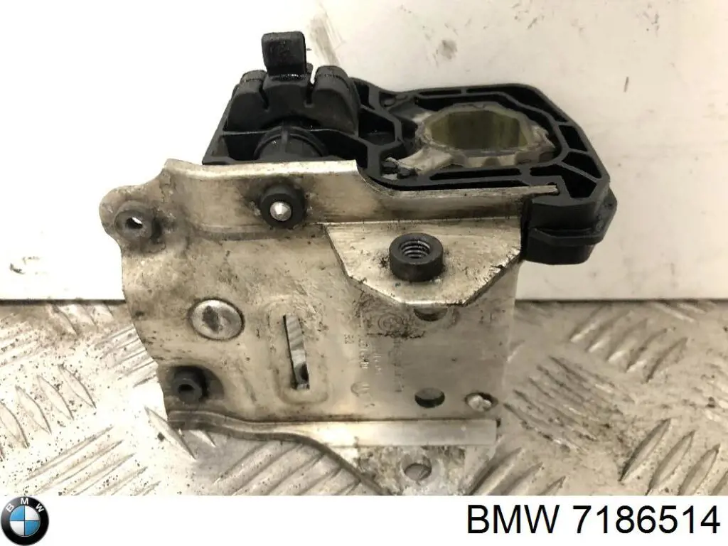 Compre 7186514 BMW Consola do pára-choque dianteiro direito