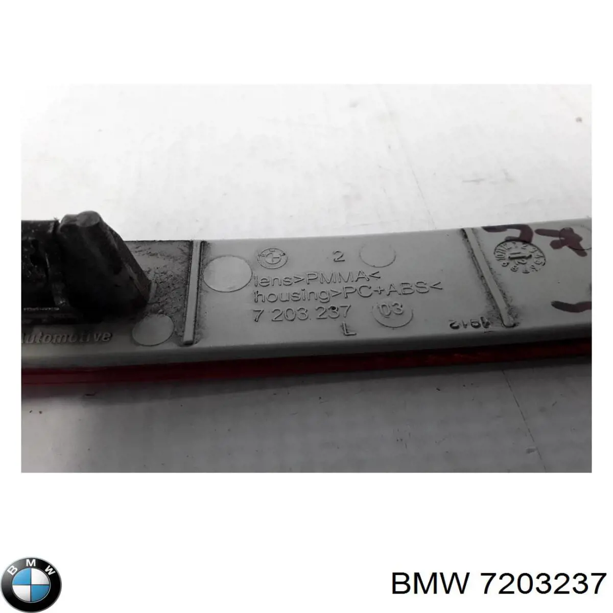 Retrorrefletor (refletor) do pára-choque traseiro esquerdo BMW 7203237