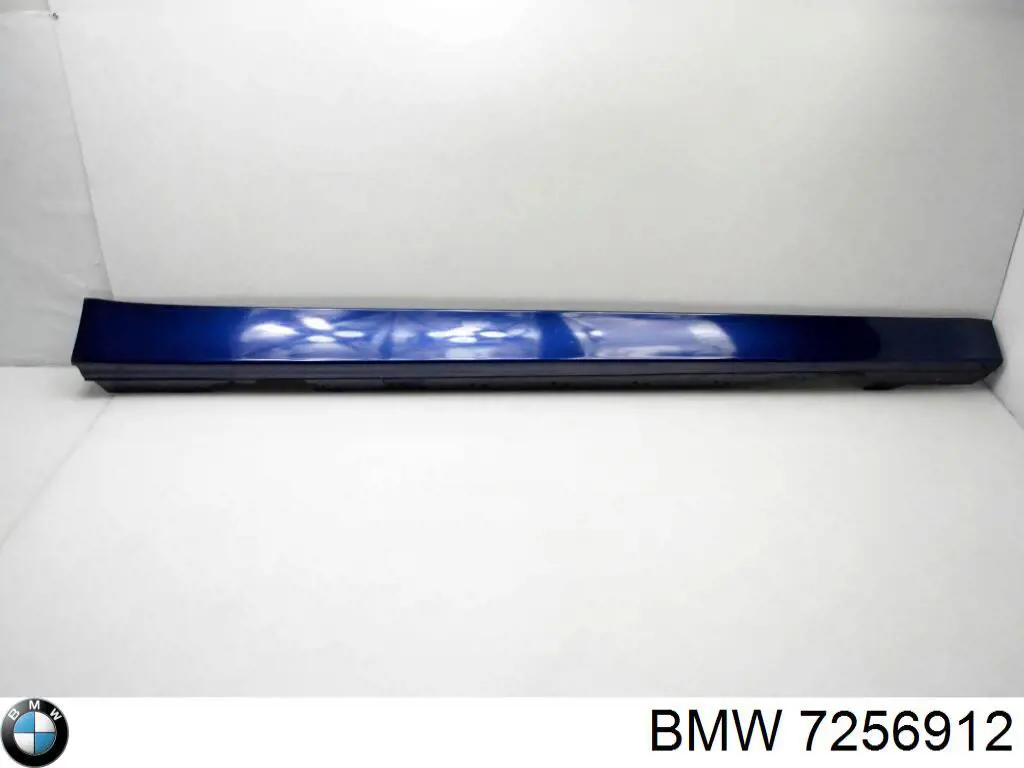 7256912 BMW Placa sobreposta (moldura) externa direita de acesso