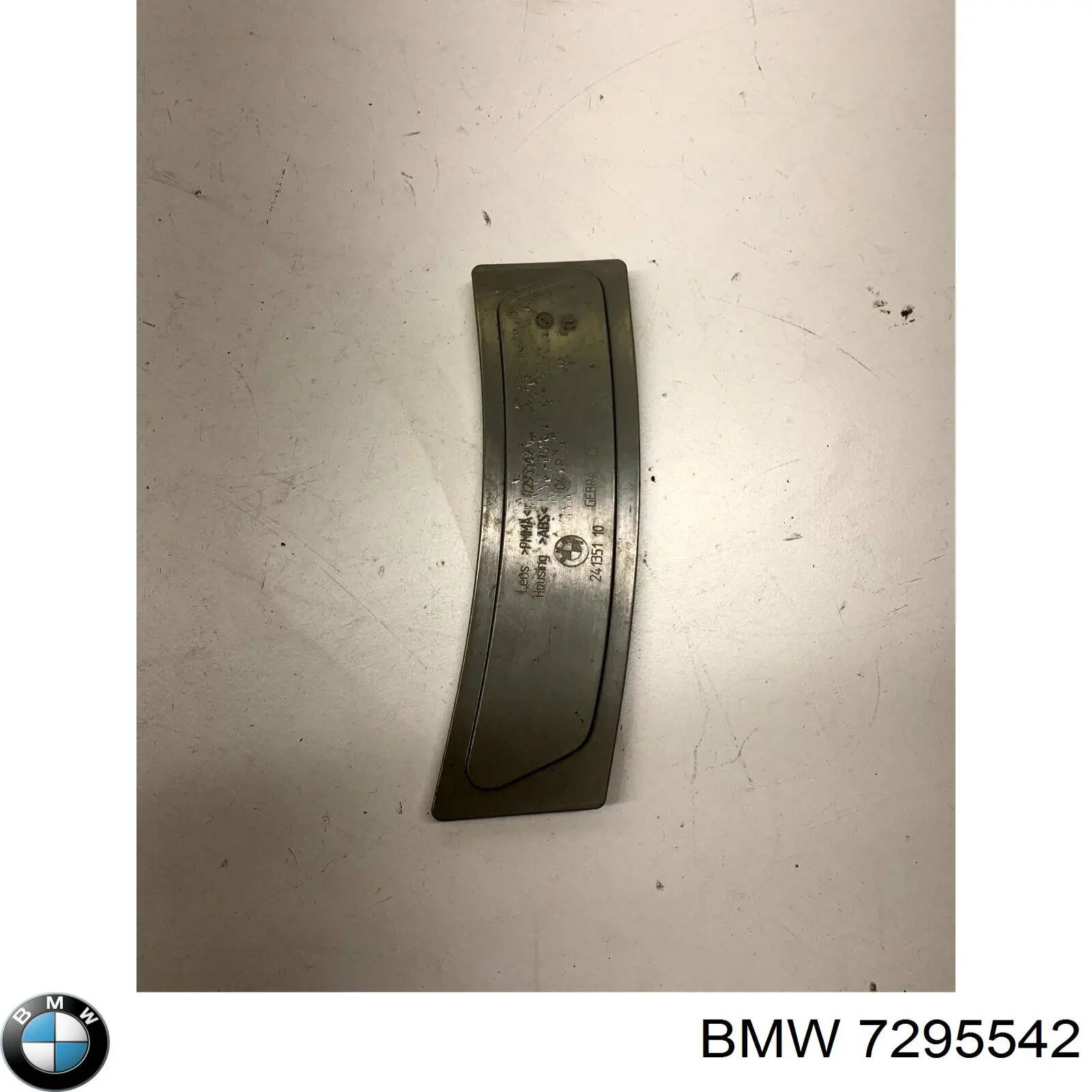 7295542 BMW Retrorrefletor (refletor) do pára-choque traseiro direito