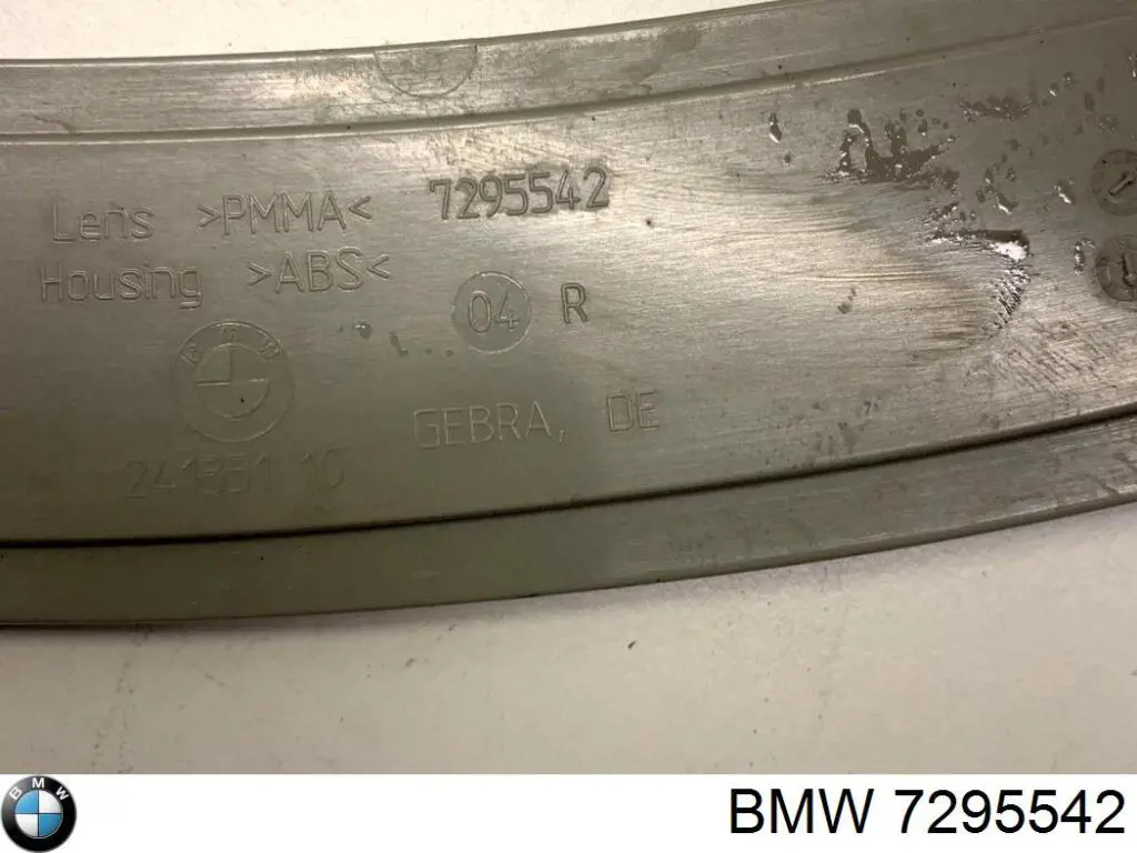 Retrorrefletor (refletor) do pára-choque traseiro direito 7295542 BMW