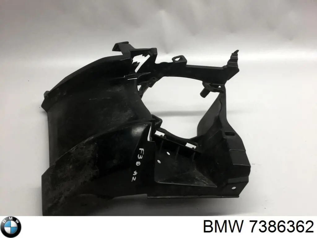 7386362 BMW Consola de fixação das luzes de nevoeiro direitas
