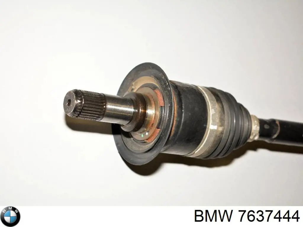 7637444 BMW Semieixo traseiro direito