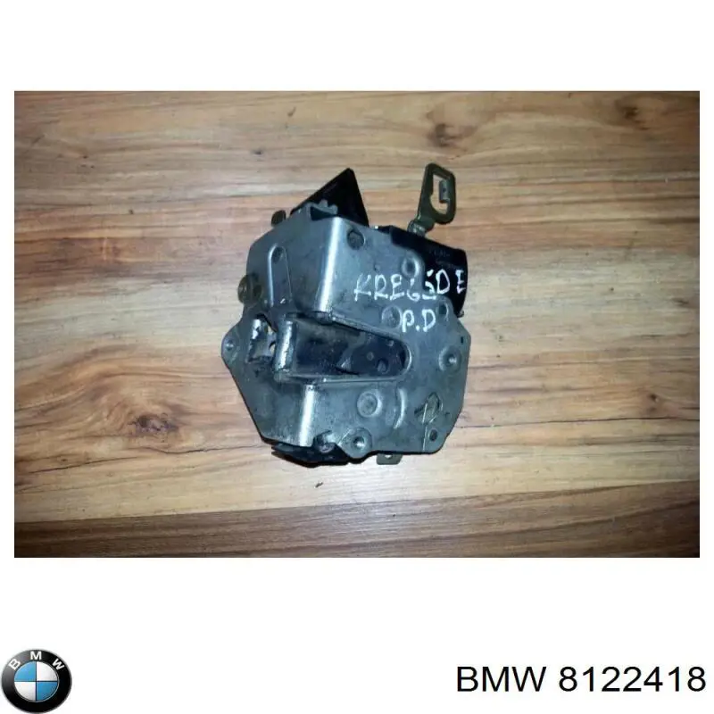 51218122418 BMW Fecho da porta dianteira direita