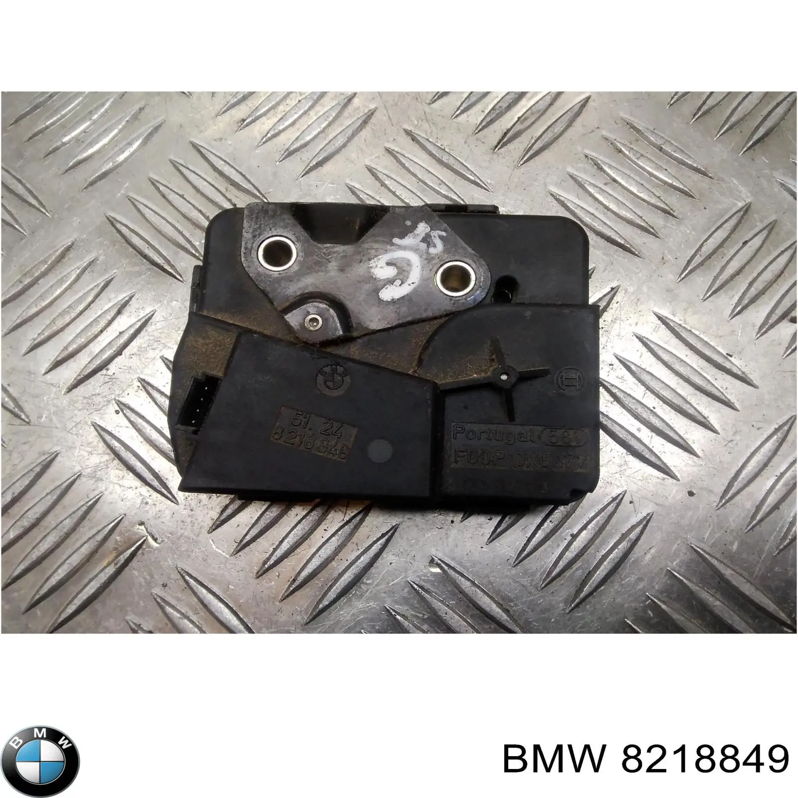 8218849 BMW Fecho de vidro de porta-malas (de 3ª/5ª porta traseira (de tampa de alcapão)