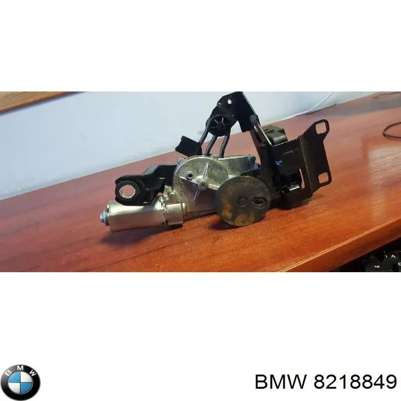 Fecho de vidro de porta-malas (de 3ª/5ª porta traseira (de tampa de alcapão) 8218849 BMW