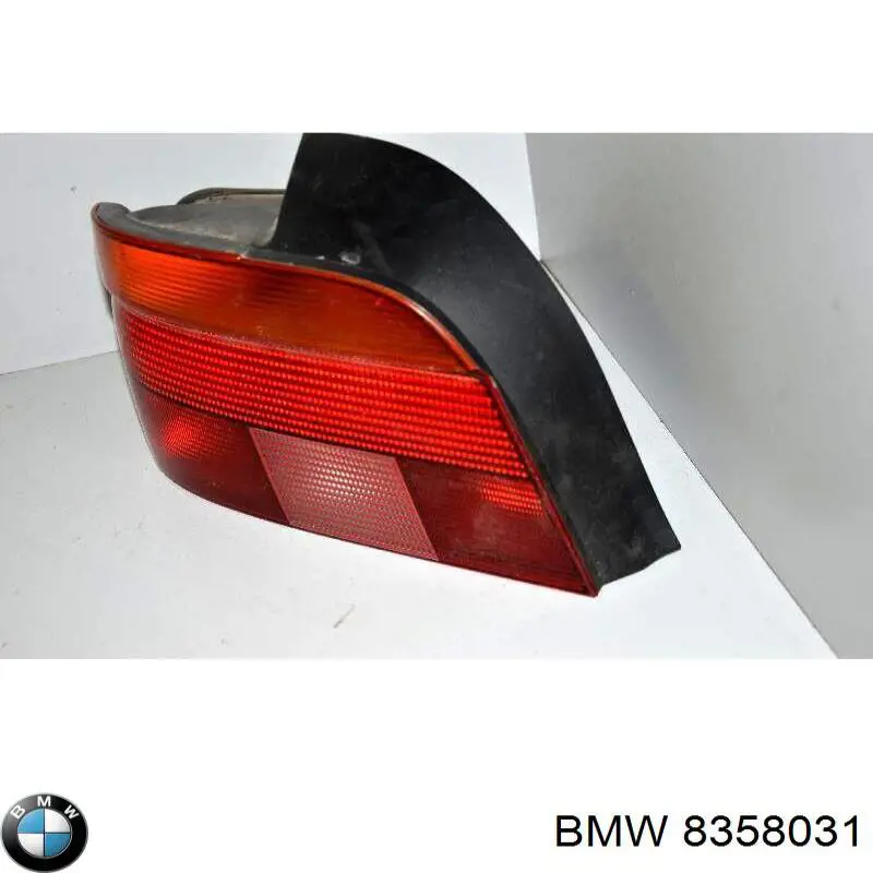 Compre 8358031 BMW Lanterna traseira esquerda