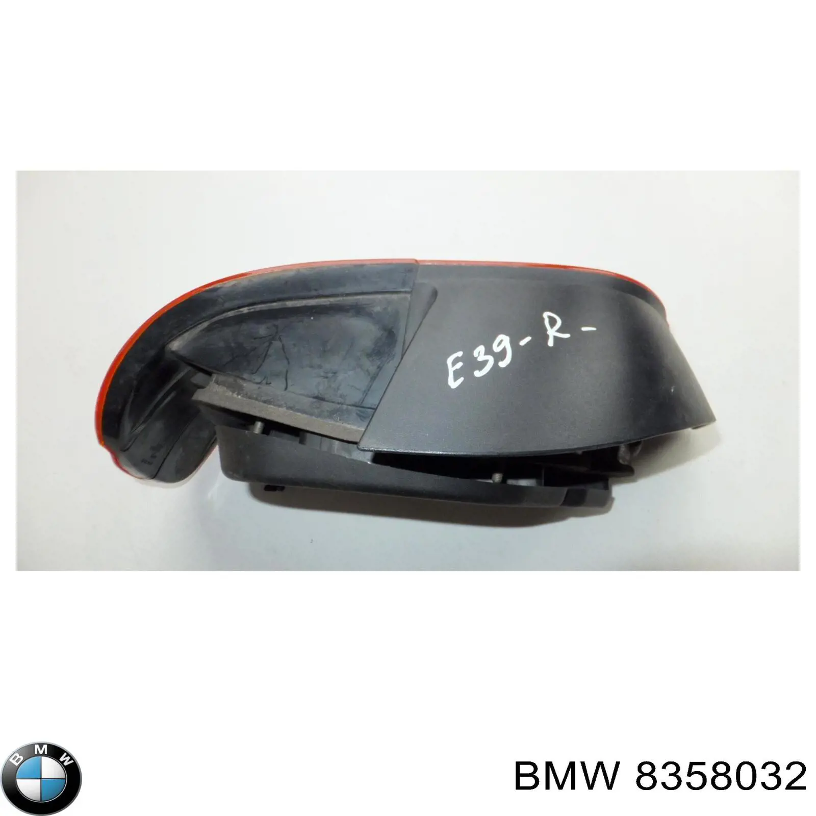 Compre 8358032 BMW Lanterna traseira direita