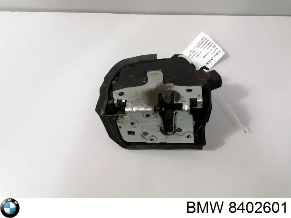 Fecho da porta traseira esquerda BMW 8402601
