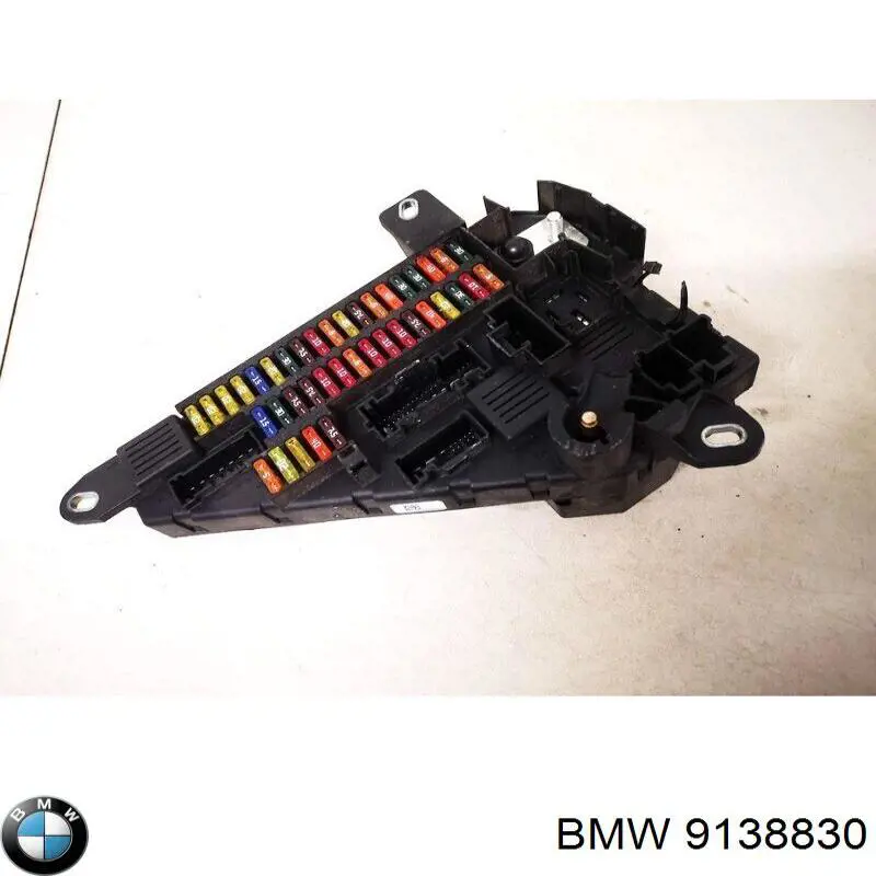 9138830 BMW Unidade traseira do salão de dispositivos de segurança