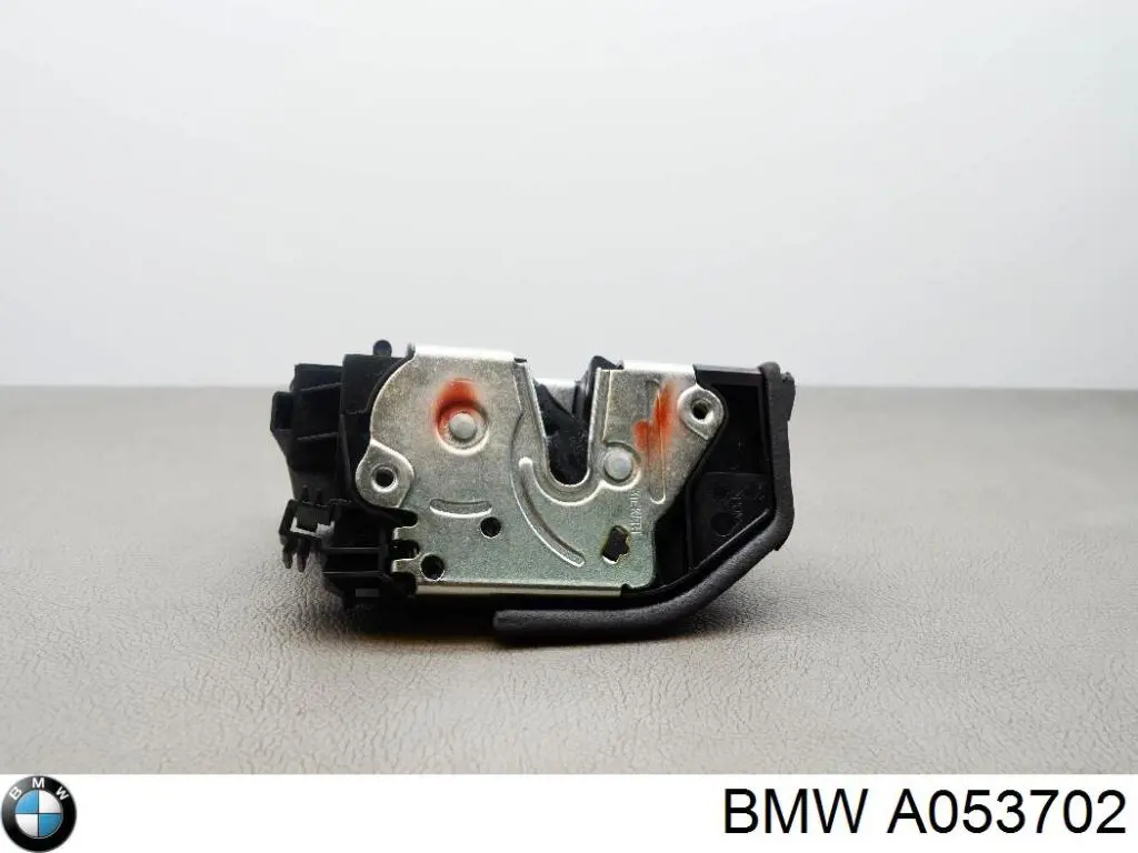 A053702 BMW Fecho da porta traseira direita