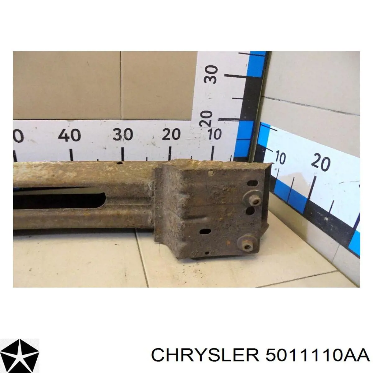 Compre 5011110AA Chrysler Reforçador do pára-choque dianteiro