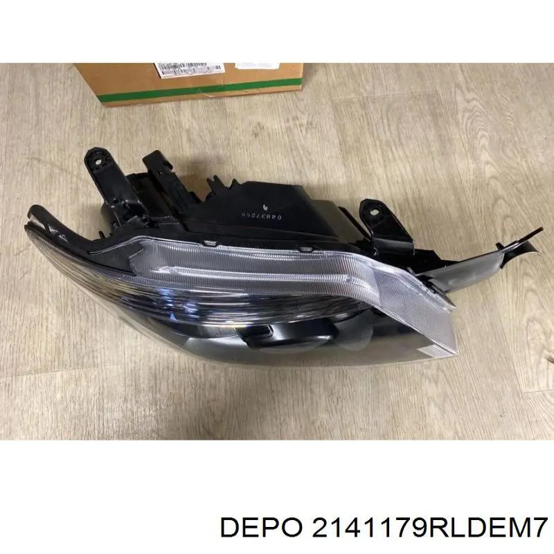 Luz direita Mitsubishi Outlander I CU