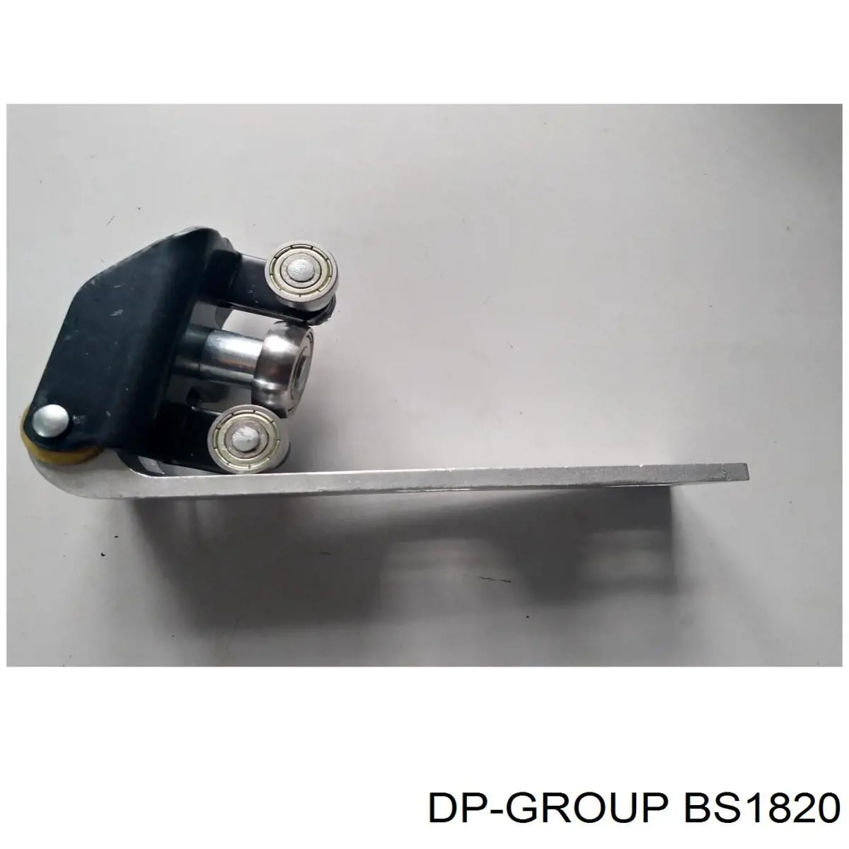 BS1820 DP Group Rolo direito central da porta lateral (deslizante)