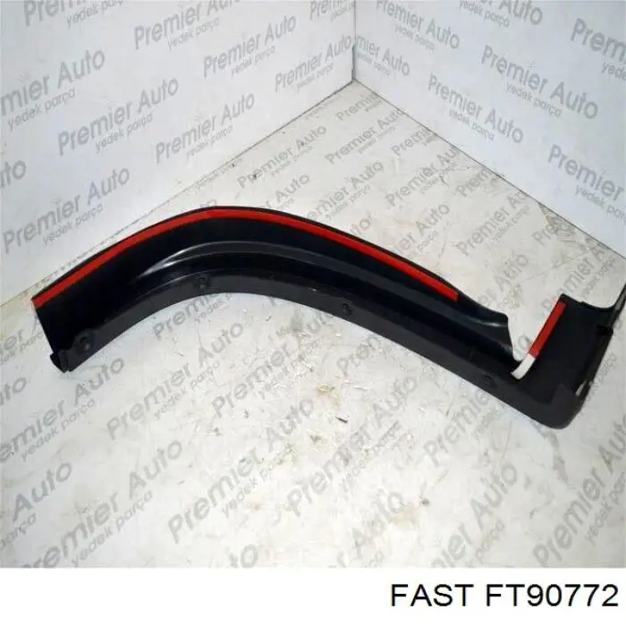 Compre 1307938070 Fiat/Alfa/Lancia Expansor (placa sobreposta) de arco do pára-lama dianteiro direito