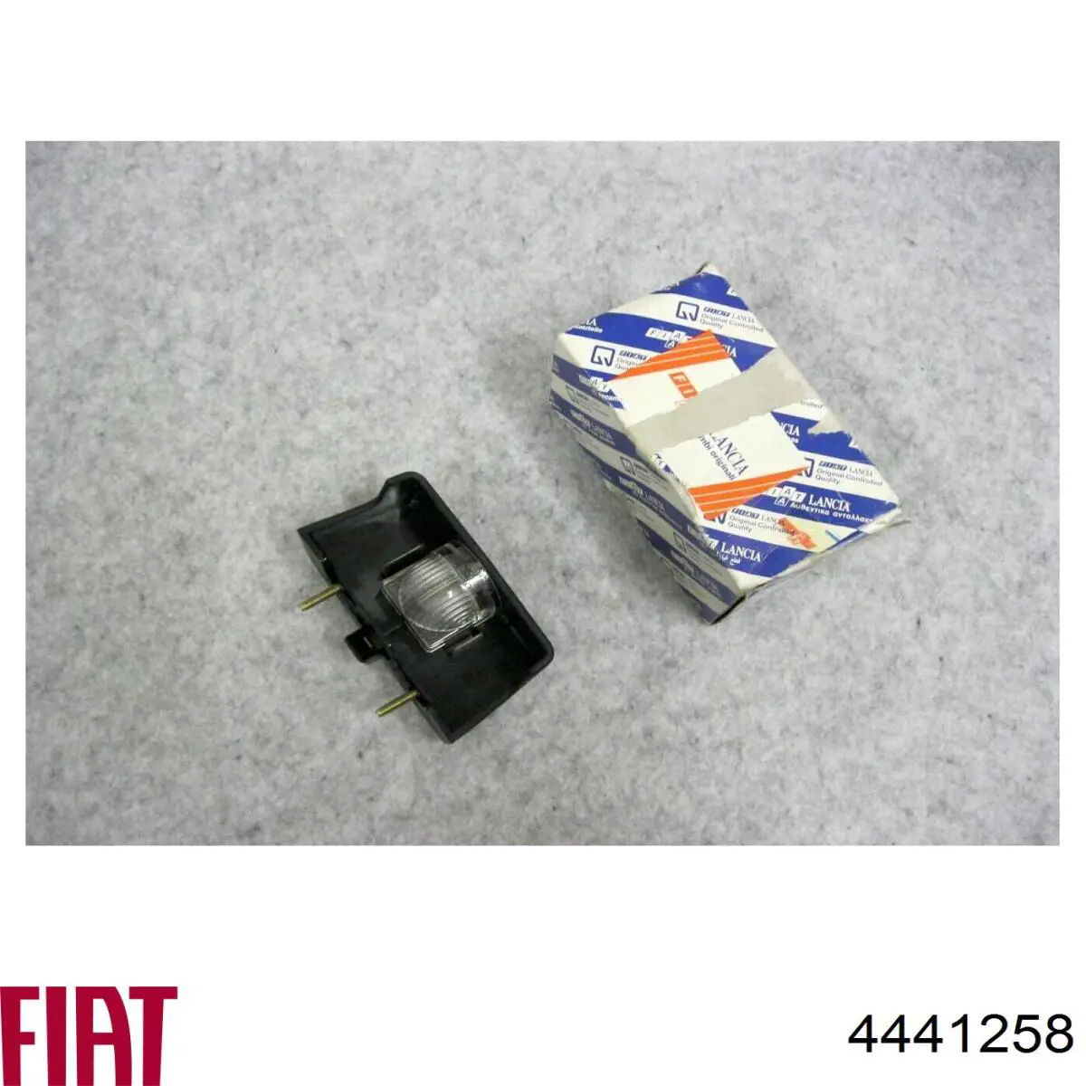 Lanterna da luz de fundo de matrícula traseira Fiat/Alfa/Lancia 4441258 preço, a partir de 10,16 USD