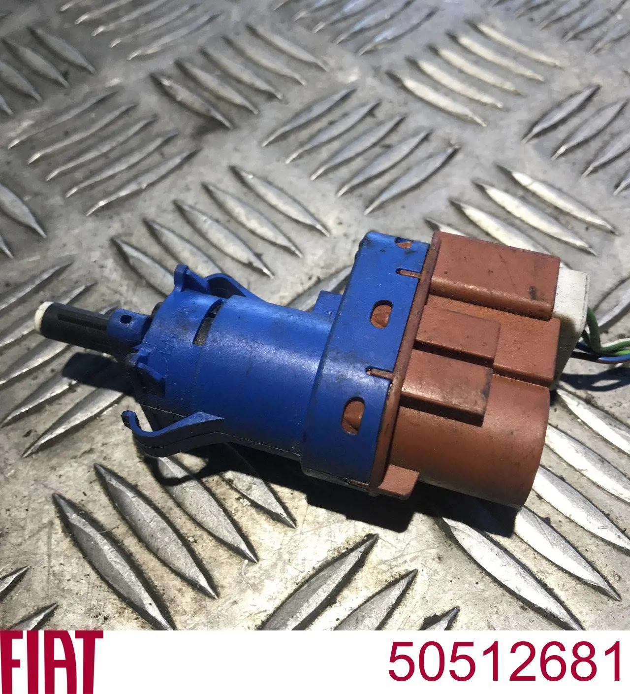 Sensor de ativação do sinal de parada Fiat/Alfa/Lancia 50512681 preço, a partir de 16,98 USD