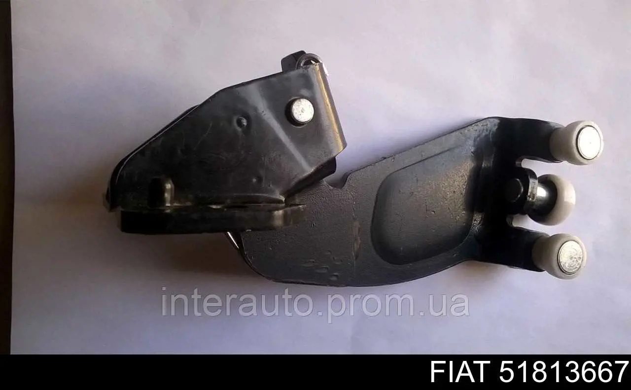 51813667 Fiat/Alfa/Lancia Rolo esquerdo central da porta lateral (deslizante)