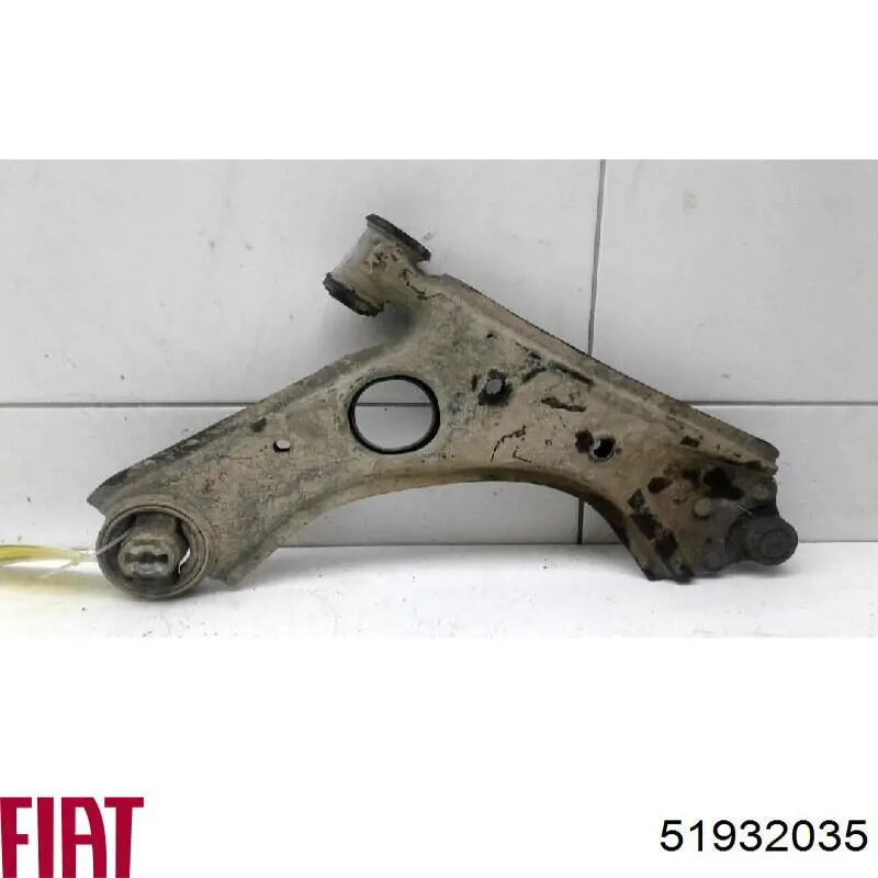 Braço oscilante inferior esquerdo de suspensão dianteira Fiat/Alfa/Lancia 51932035 preço, a partir de 80,16 USD