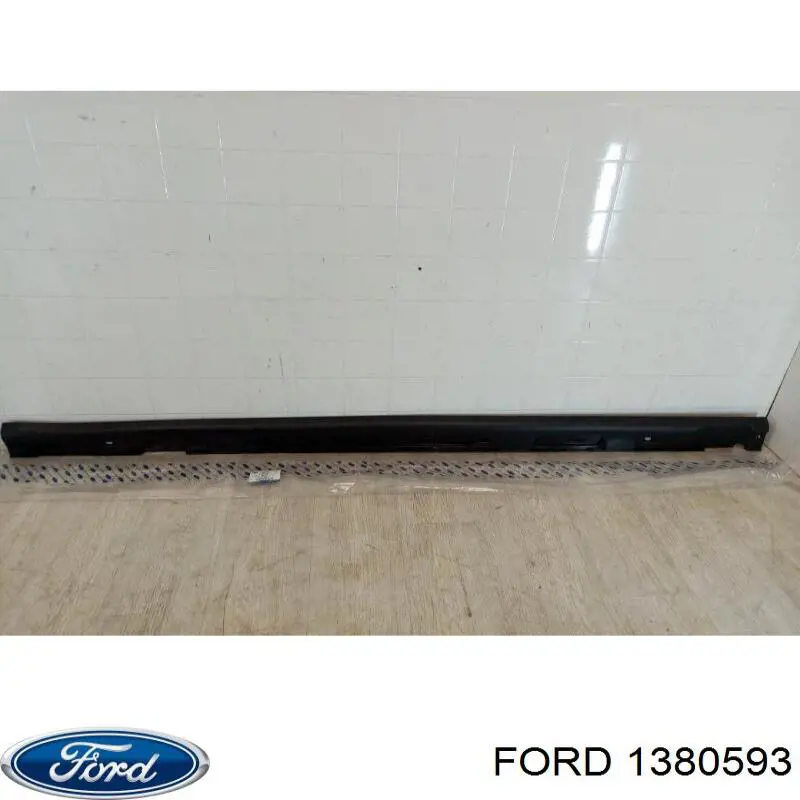 Compre 1380593 Ford Placa sobreposta (moldura) externa direita de acesso