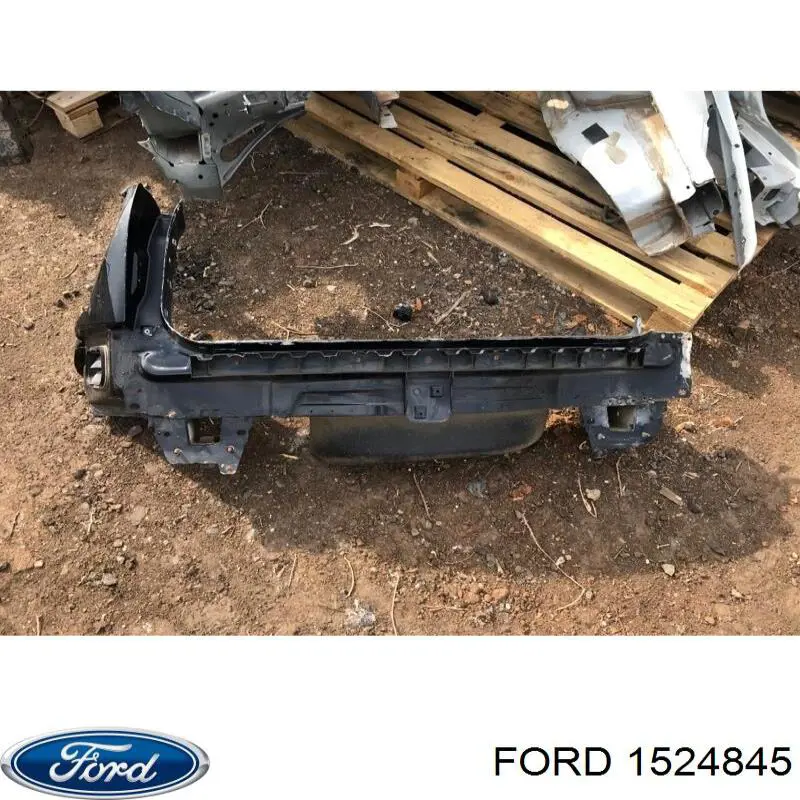 1524845 Ford Painel traseiro da seção de bagagem
