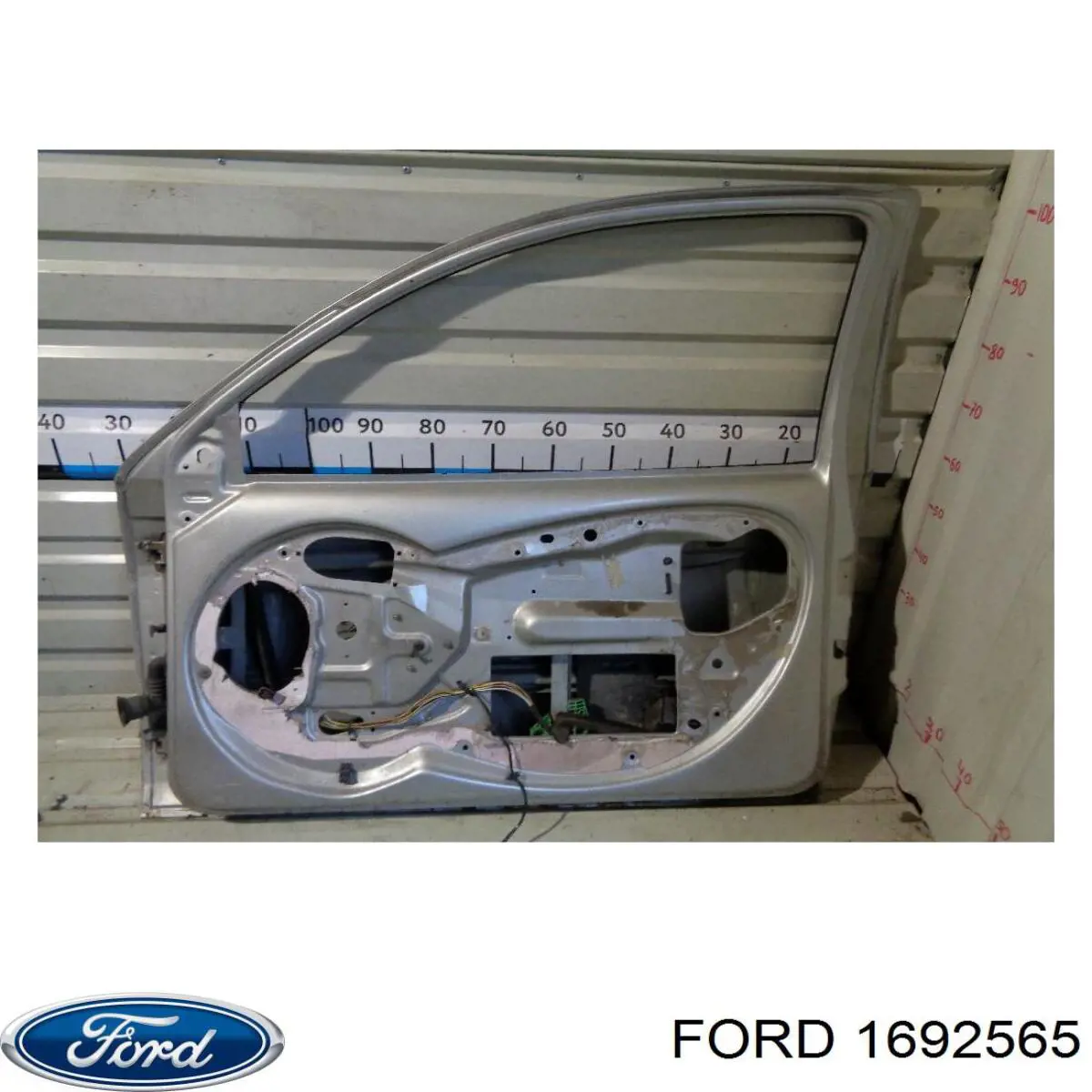 1692565 Ford Porta dianteira direita