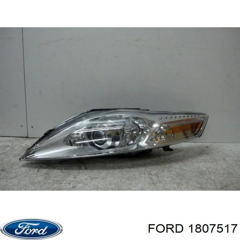 1807517 Ford Luz esquerda
