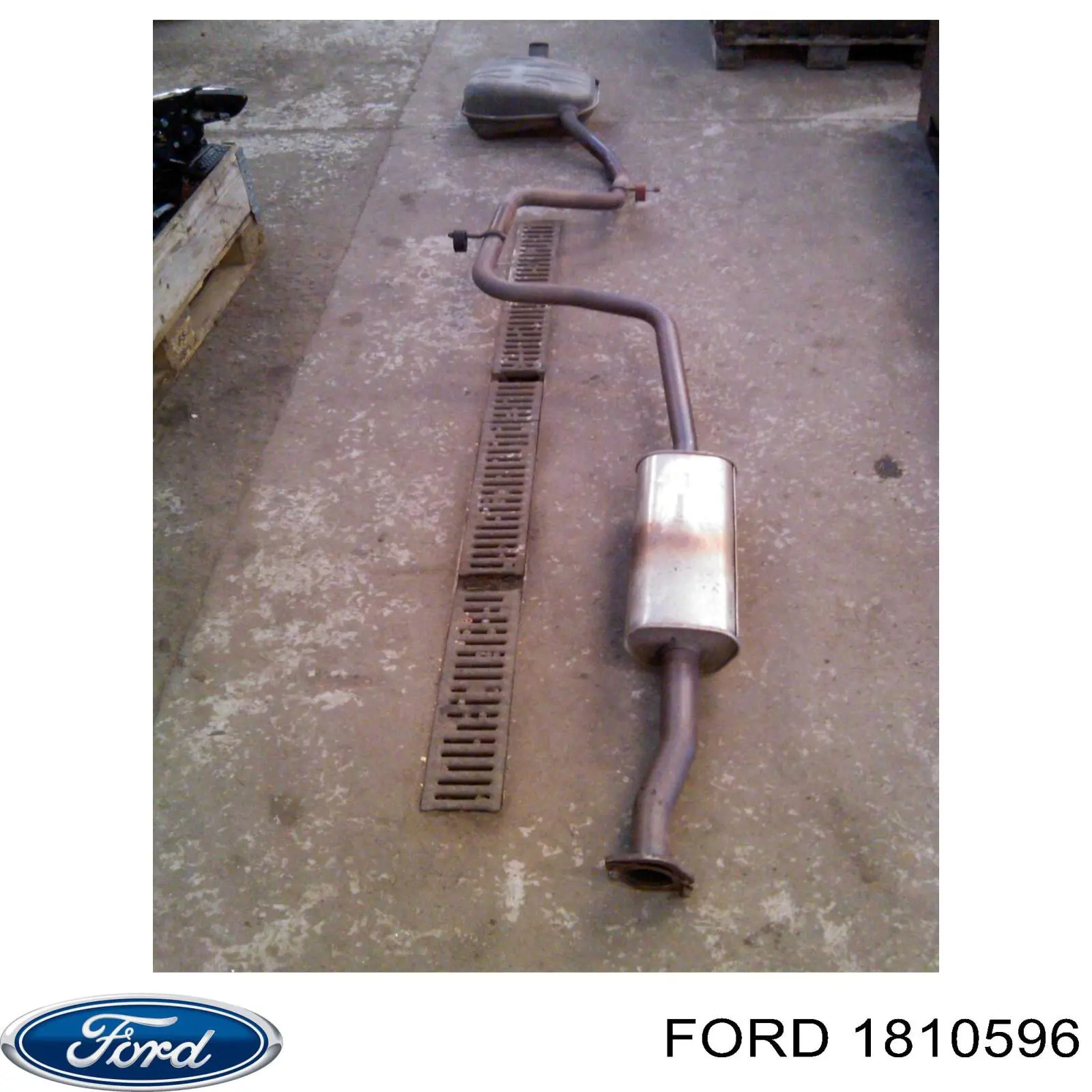 1745568 Ford Silenciador, parte traseira