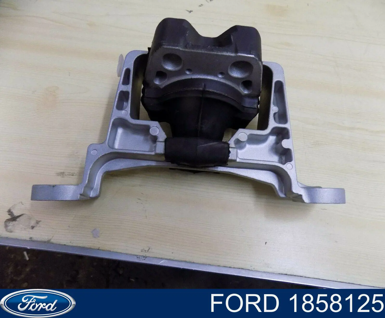 1858125 Ford Coxim (suporte) direito dianteiro de motor