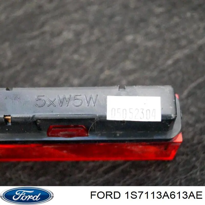 Compre 1S7113A613AE Ford Sinal de parada traseiro adicional