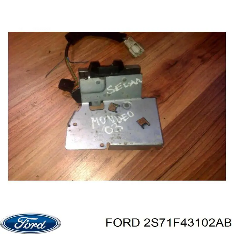 2S71F43102AB Ford Fecho de tampa de porta-malas (de 3ª/5ª porta traseira)