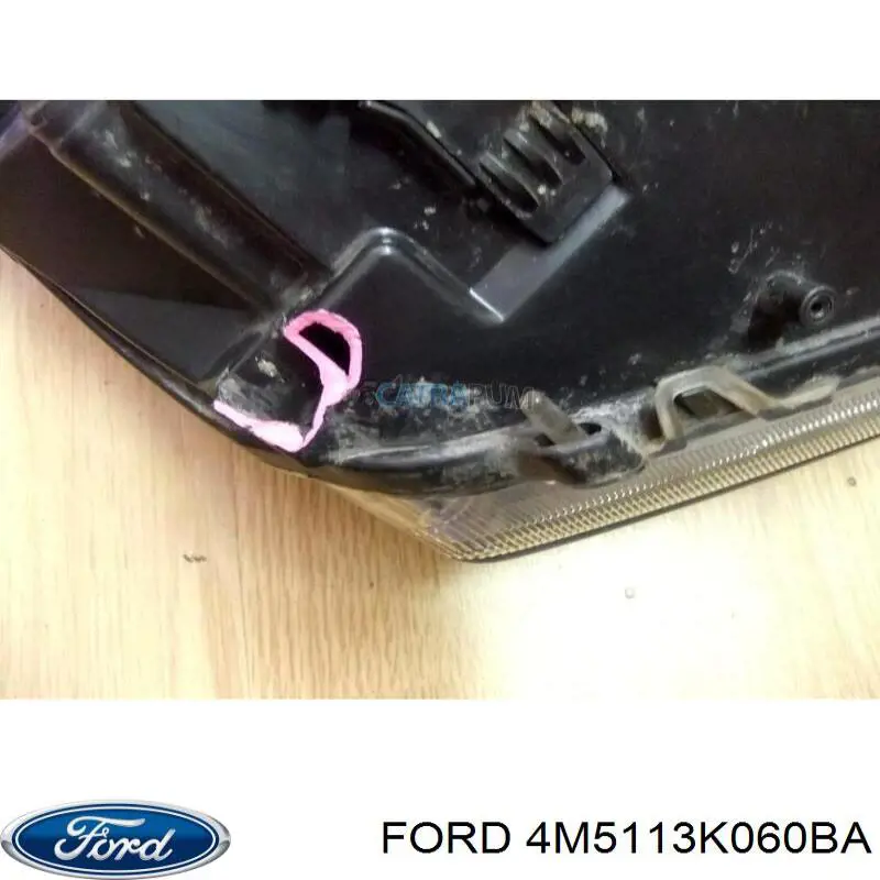 1324266 Ford Tampa da luz esquerda