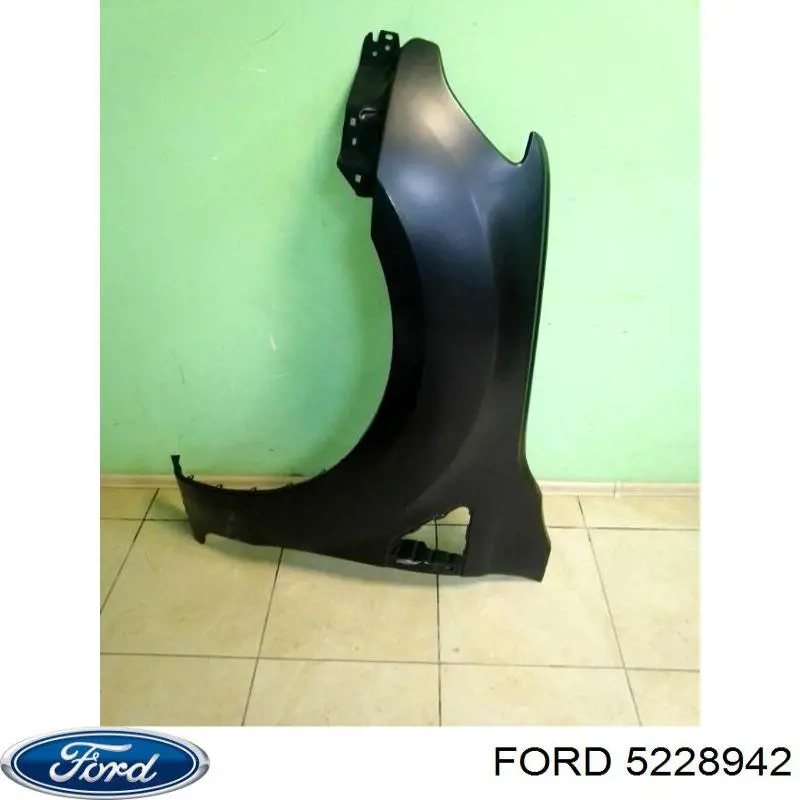 UC9M52211D Ford Pára-lama dianteiro esquerdo