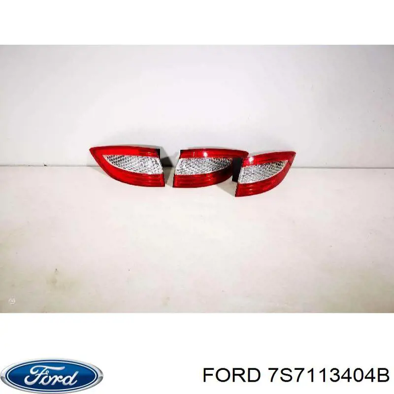 7S7113404B Ford Lanterna traseira direita externa