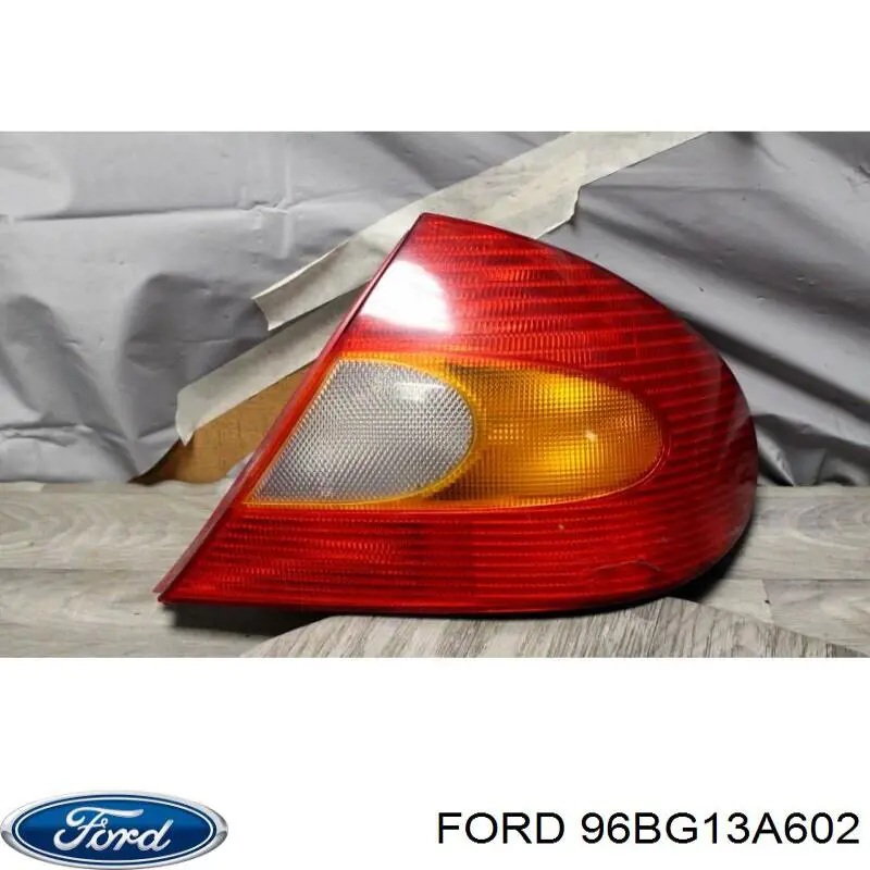 Lanterna traseira direita Ford 96BG13A603 preço, a partir de 49,37 USD