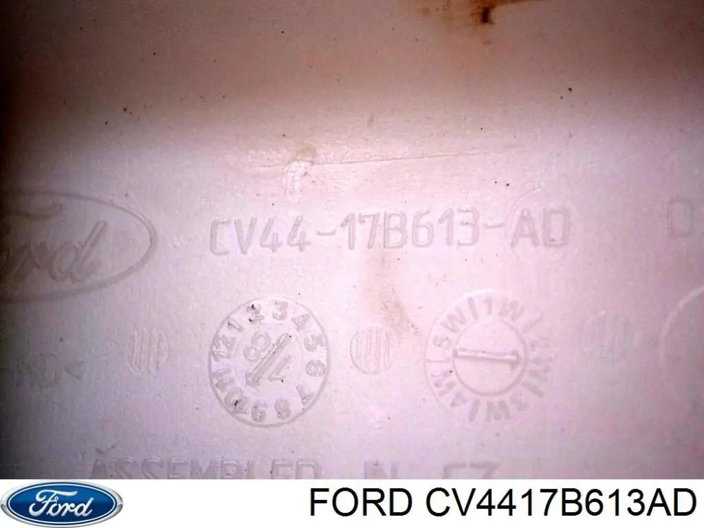 Compre CV4417B613AD Ford Tanque de fluido para lavador de vidro