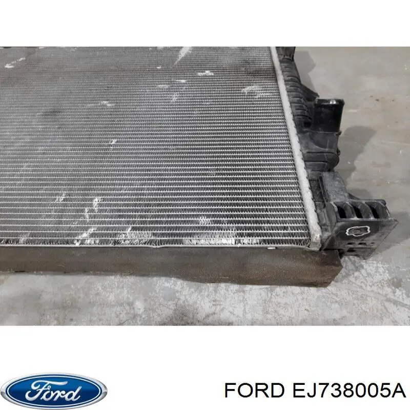 Radiador de esfriamento de motor Ford EJ738005A